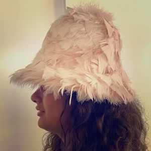 Vintage Fun Funky Light Pink Feather hat